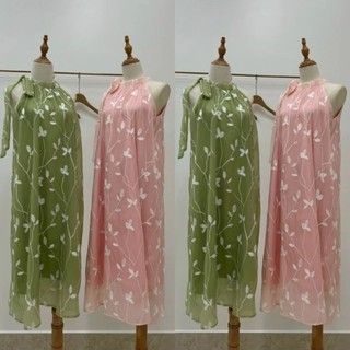 Đầm cổ yếm cột nơ vải tơ thêu dáng dài