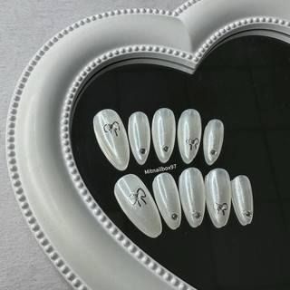 Mã 066 Nailbox thiết kế trang guong trắng
