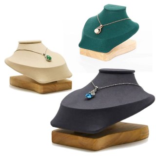 Giá gỗ chân dung trưng bày trang sức dây chuyền lai trim chụp mẫu ảnh 3D rất đẹp