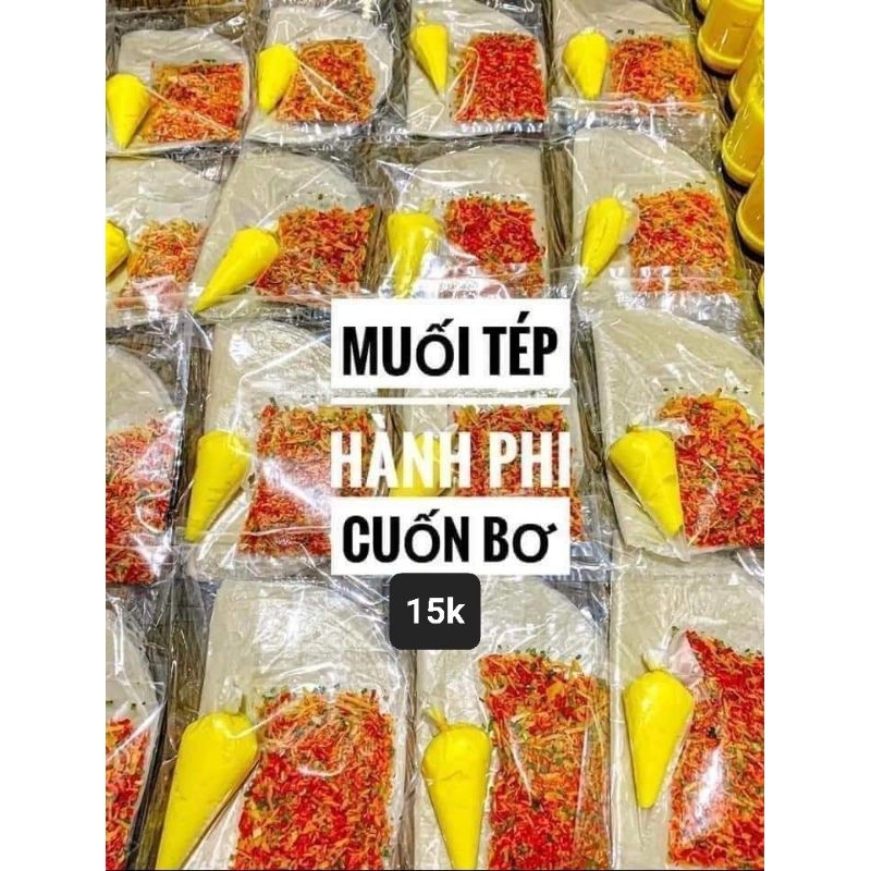 Bánh tráng muối tép hành phi cuốn bơ