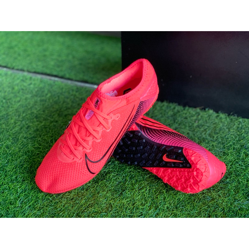 Vapor 13 pro đế TF sân nhân tạo