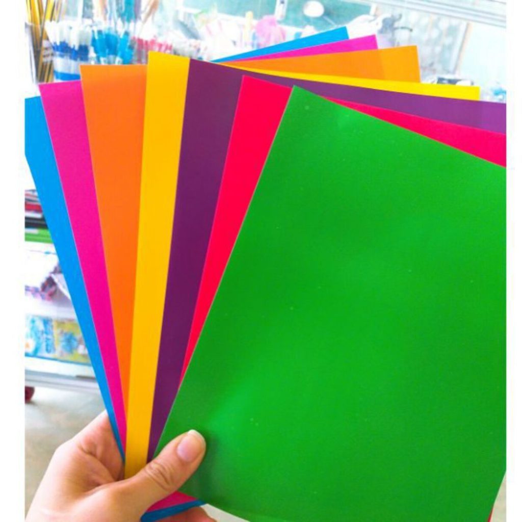 Giấy màu thủ công loại có kẻ ô ly, không dán khổ A4 7 tờ