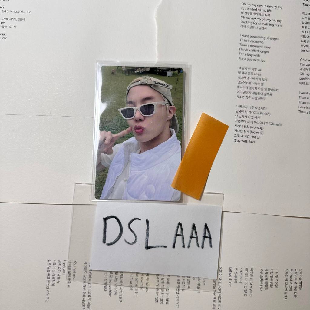 Card Jhope tặng bông concert