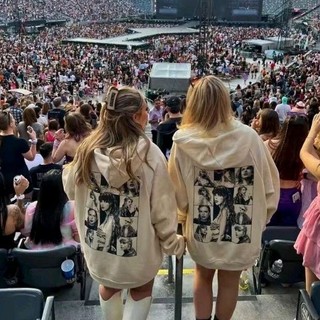 Album tổng hợp merchandise The Eras Tour Taylor Swift