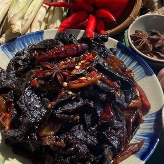 Khô bò đen loại Ngon [1kg]