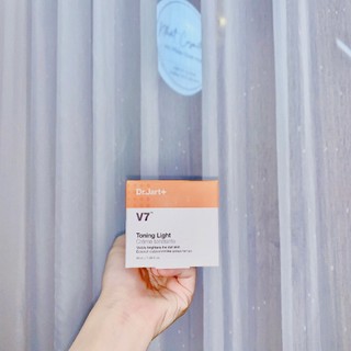 Kem dưỡng da V7 Toning light 50ml
