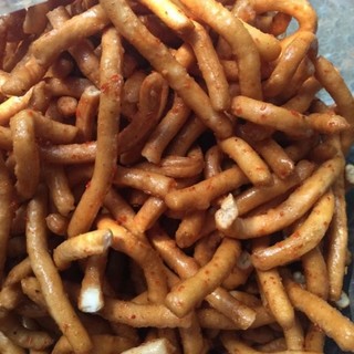 bánh quẩy que củi cay