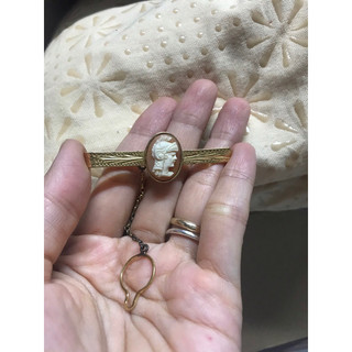 Kẹp cà vạt, măng séc cameo