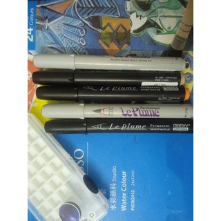 Bút marker MARVY đầu brush (Le Plume Permanent marker)