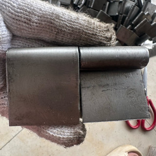 Bản lề lá sắt dày. to. bản m lề cuốn. bản lề cửa sắt 8,5x4,5