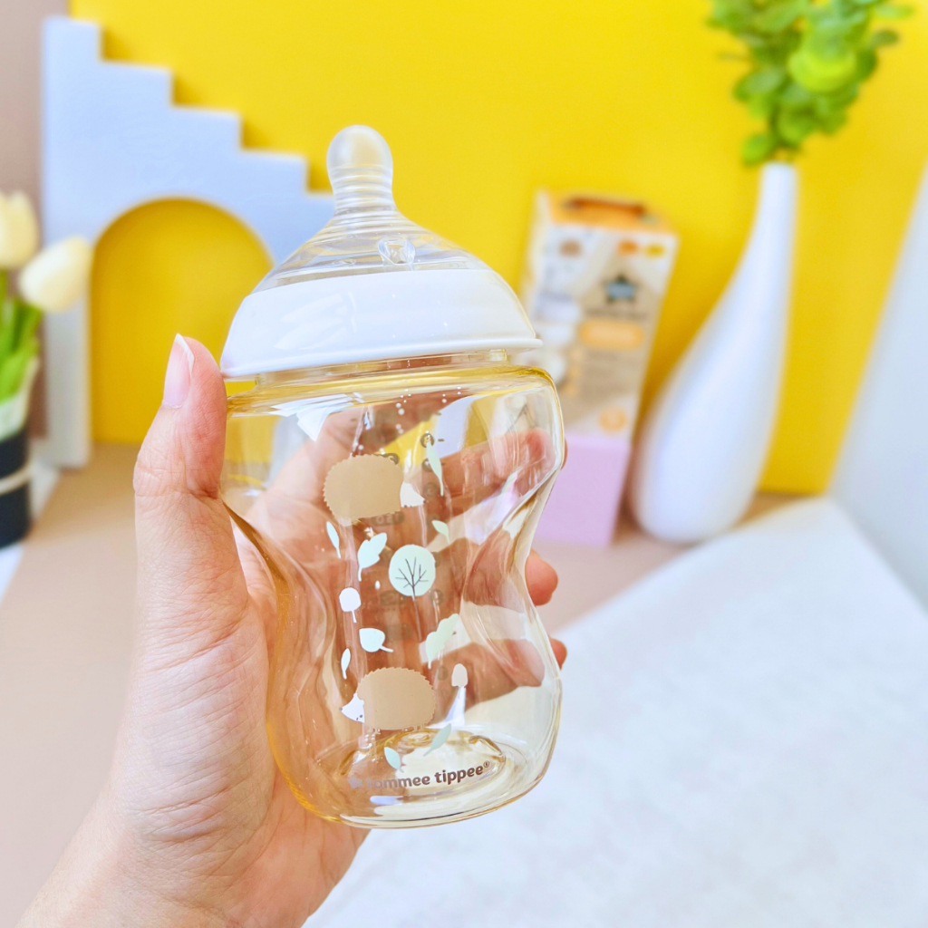 COMBO Bình Sữa PPSU Ty Siêu Mềm Tự Nhiên Tommee Tippee 260ml Hoạ Tiết & Núm Ty Silicon Thay Thế 6M+