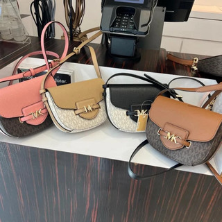 🌺🌺🌺🌺🌺túi mk đeo chéo size 19 chính hãng