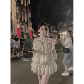 váy trễ vai chấm bi