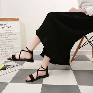 Giày Sandal Windy Đế Bệt Chất Nhung Quai Chéo Basic Êm Chân