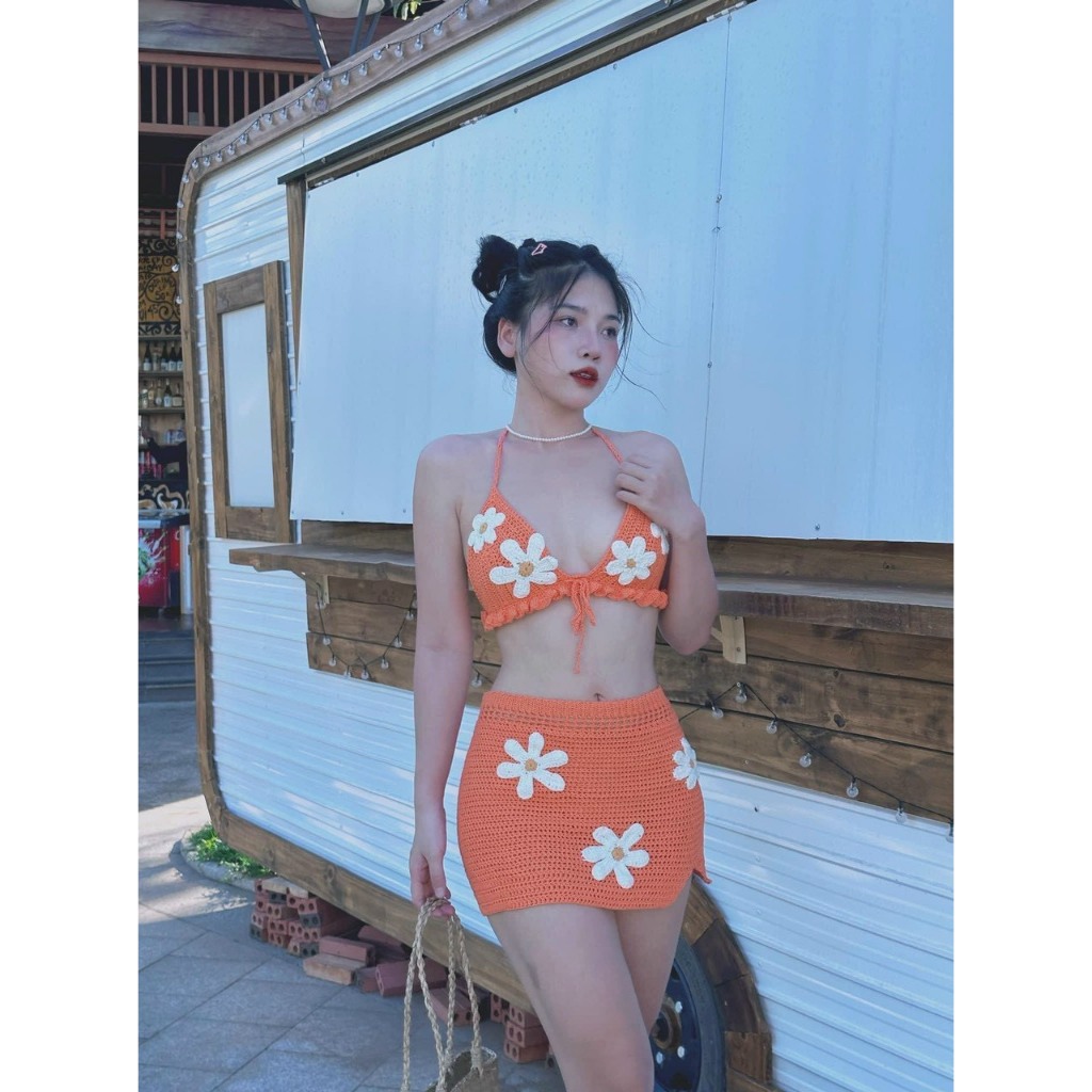 Set bikini len móc cam phối hoa