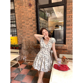 Váy hoa cổ V chun dáng ngắn 1993s boutique