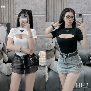 Áo bozip tay ngắn cut out ngực đính logo tam giác nd