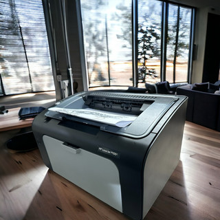 Máy In HP 1006 Màu đen nhám