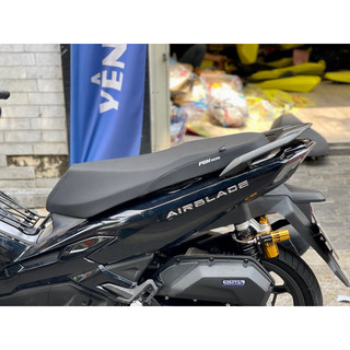 Yên ab125,ab160 gọt góc cạnh 2 tầng bọc da đen chữ pom racing