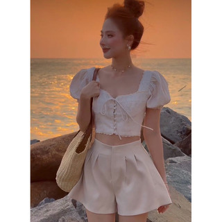 SET CROP TRẮNG NÚT BỌC CÚP NGỰC + SHORT XẾP LY