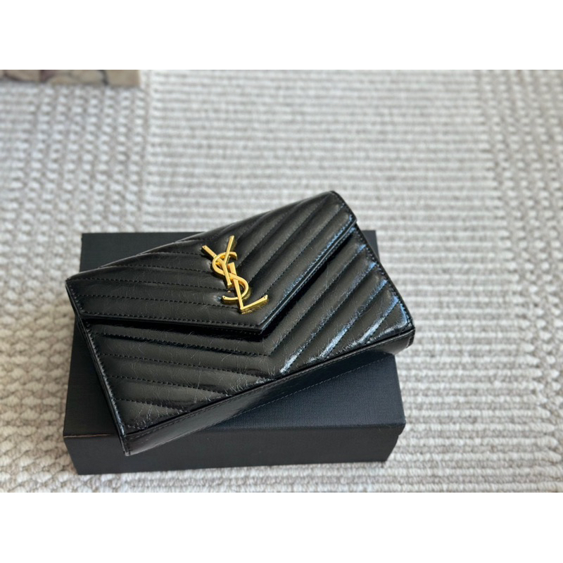 Túi ví ysl màu đen hoạ tiết chữ V size 23 cm