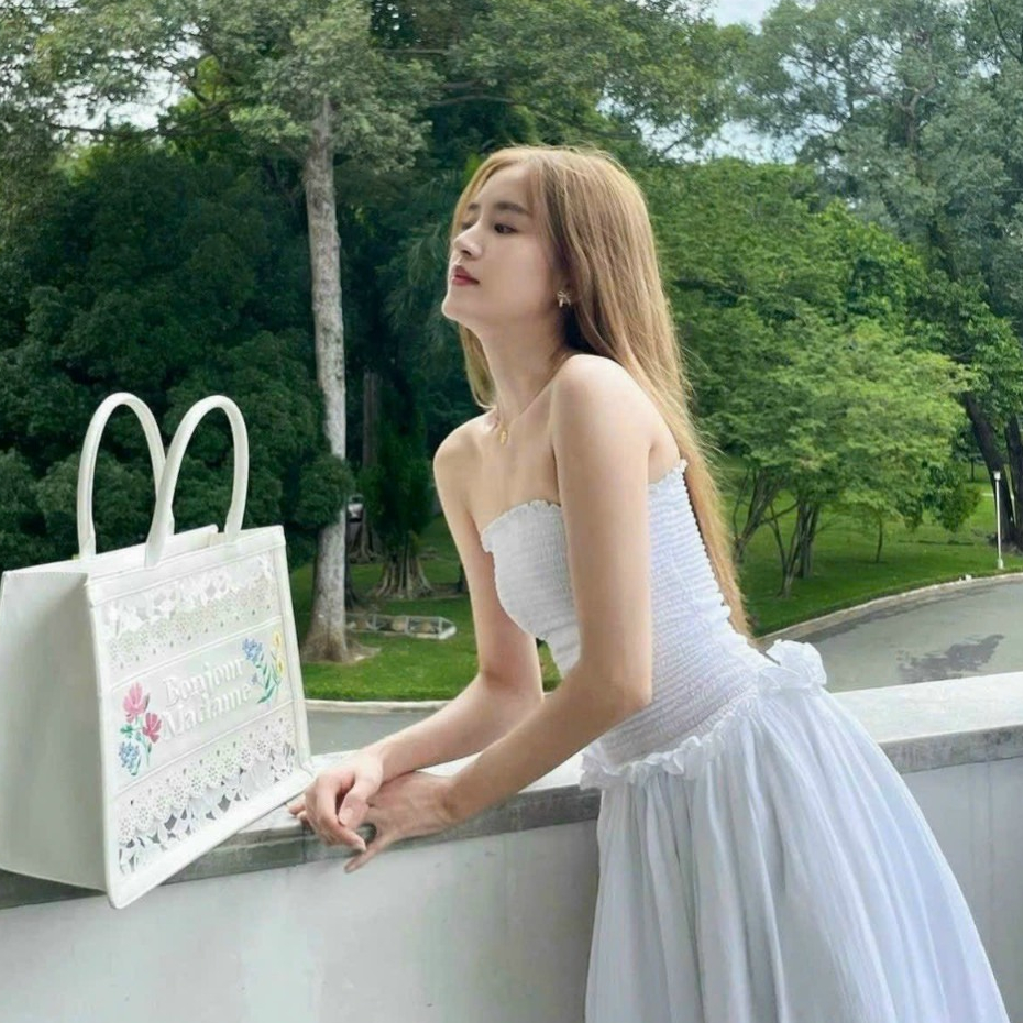 Đầm ống cúp ngực nhún thun dáng xòe trắng đen, đầm váy maxi bo chun dáng xòe thiết kế sang chảnh cho nàng đi biển-MP | BigBuy360 - bigbuy360.vn