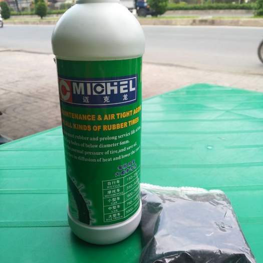 Keo nước tự vá cho xe máy (vỏ không ruột)