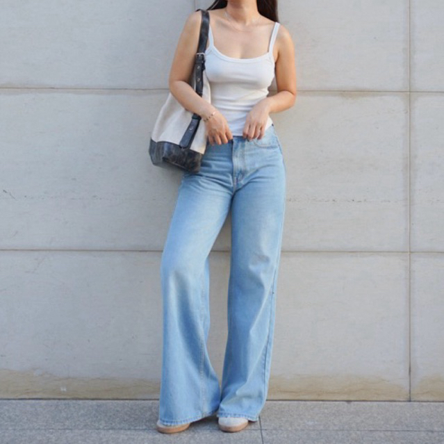 White On Denim - Quần Jeans Ống Rộng Lưng màu Xanh Nhạt và Đậm - Almost Wide Leg Jeans in Dark Blue and Light Blue