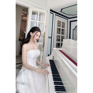 đầm thiết kế cup ngực đính hoa