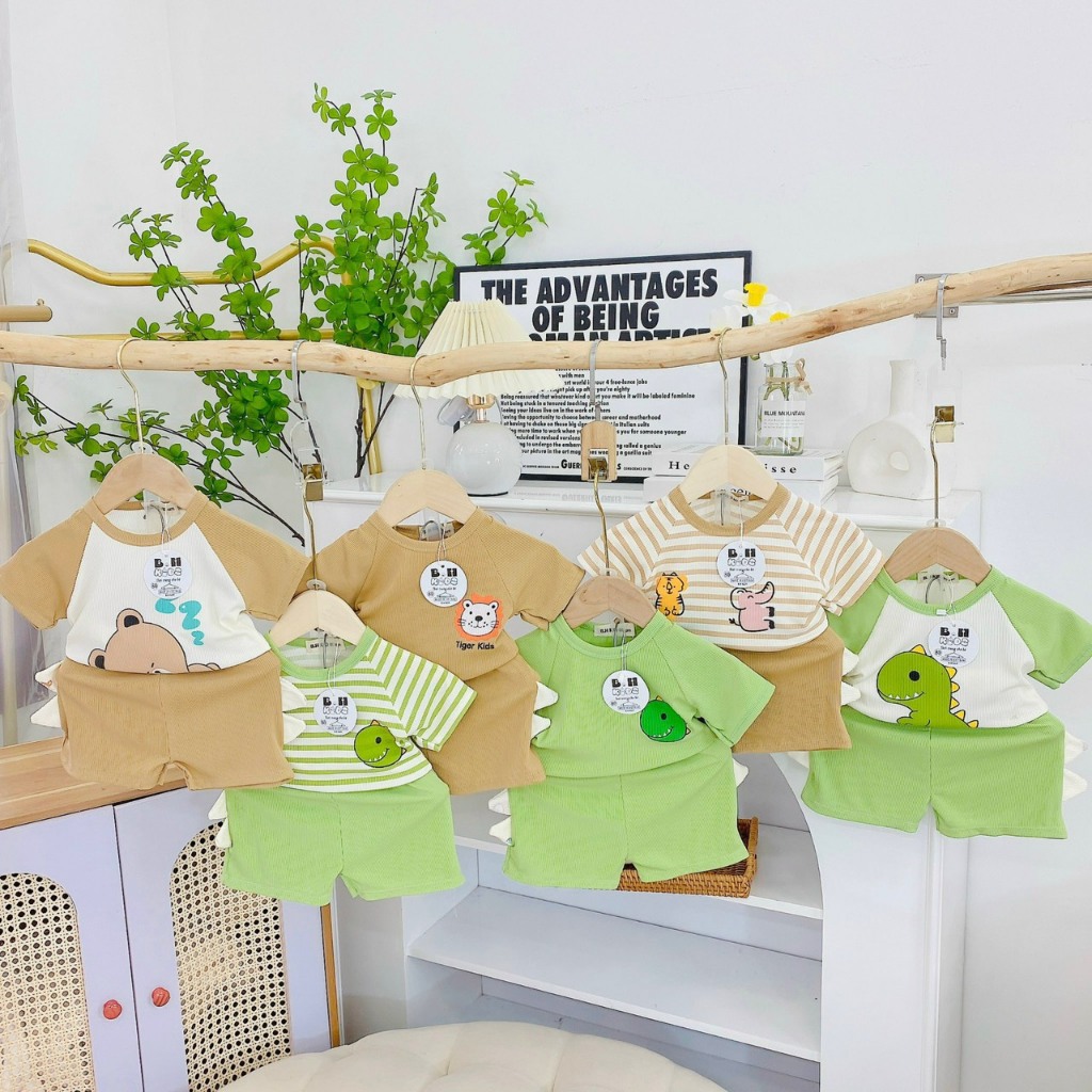 Bộ Cộc Tay Tăm Hình Khủng Long Và Gấu , Quần Đính Tai Cho Bé Hàng B.H Kids