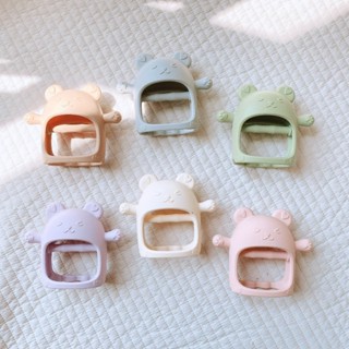 Gặm nướu cầm tay Silicon hình mặt gấu cao cấp kèm hộp đựng chính hãng Barrot an toàn cho bé từ 3 tháng đến