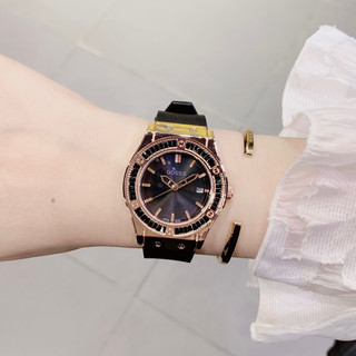  Đồng Hồ Nữ Gossie Đen Đá Ống Ruby Cao Cấp Sang Trọng 