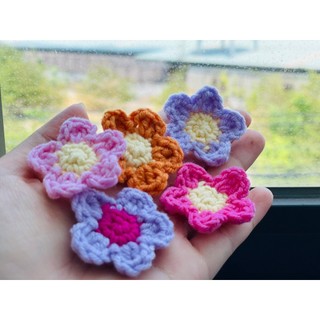 Pin cài cặp, túi, balo hoa 5 cánh màu random bằng len handmade crochet lenlenbylin