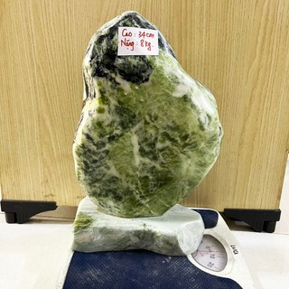 Cây đá tự nhiên ngọc màu xanh lá non  nặng 8 kg, cao  34 cm cho người mệnh Hỏa và Mộc