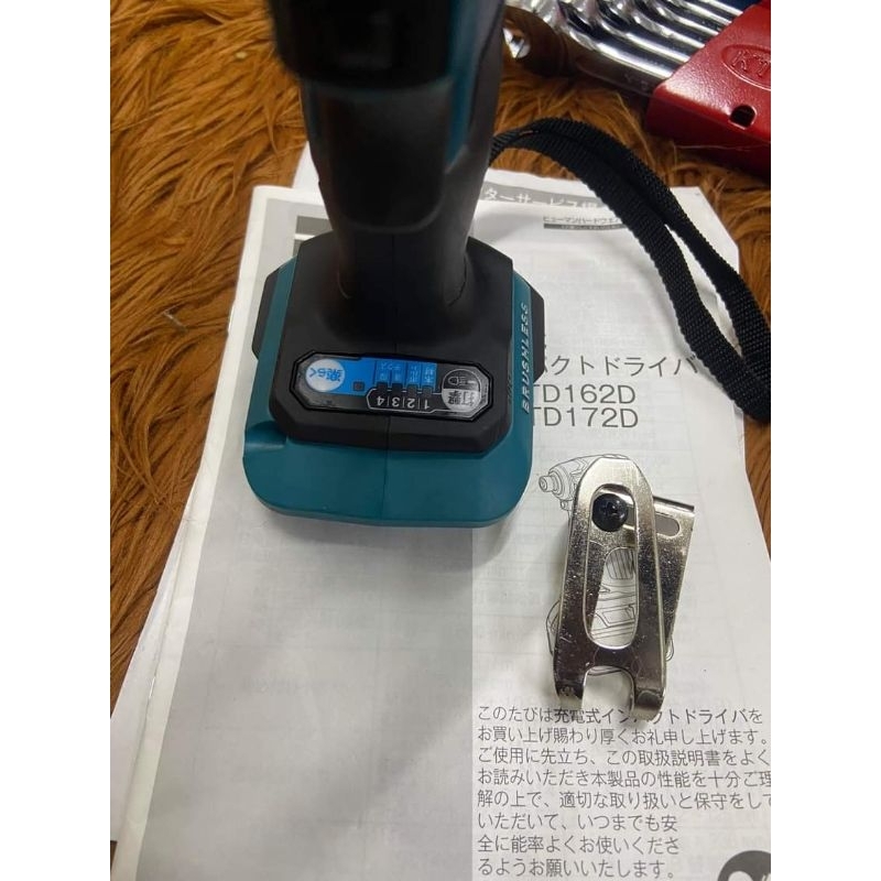 Máy bắn vít pin Makita TD172 ( Made in Japan)
