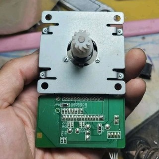 Động cơ không chổi than chế quạt 12-24v 0.8A , cấp nguồn là chạy , không cần mạch xung