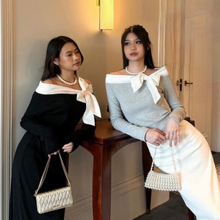 Áo trễ vai tay dài cột nơ phối màu Aine top