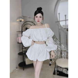 SET HOTGIRL ÁO BỆT VAI m ĐÍNH ĐÁ KÈM QUẦN ĐÙI BÍ PHỒNG
