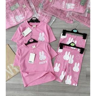 Bộ thỏ hồng quần lửng bé gái