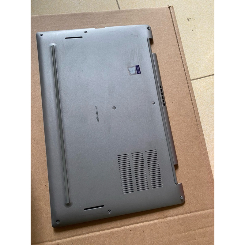 Thay vỏ laptop Dell( D) laptop Dell E7420