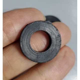 Long đền cao su lỗ 10 li, dầy 3 li, đường kính 20mm .