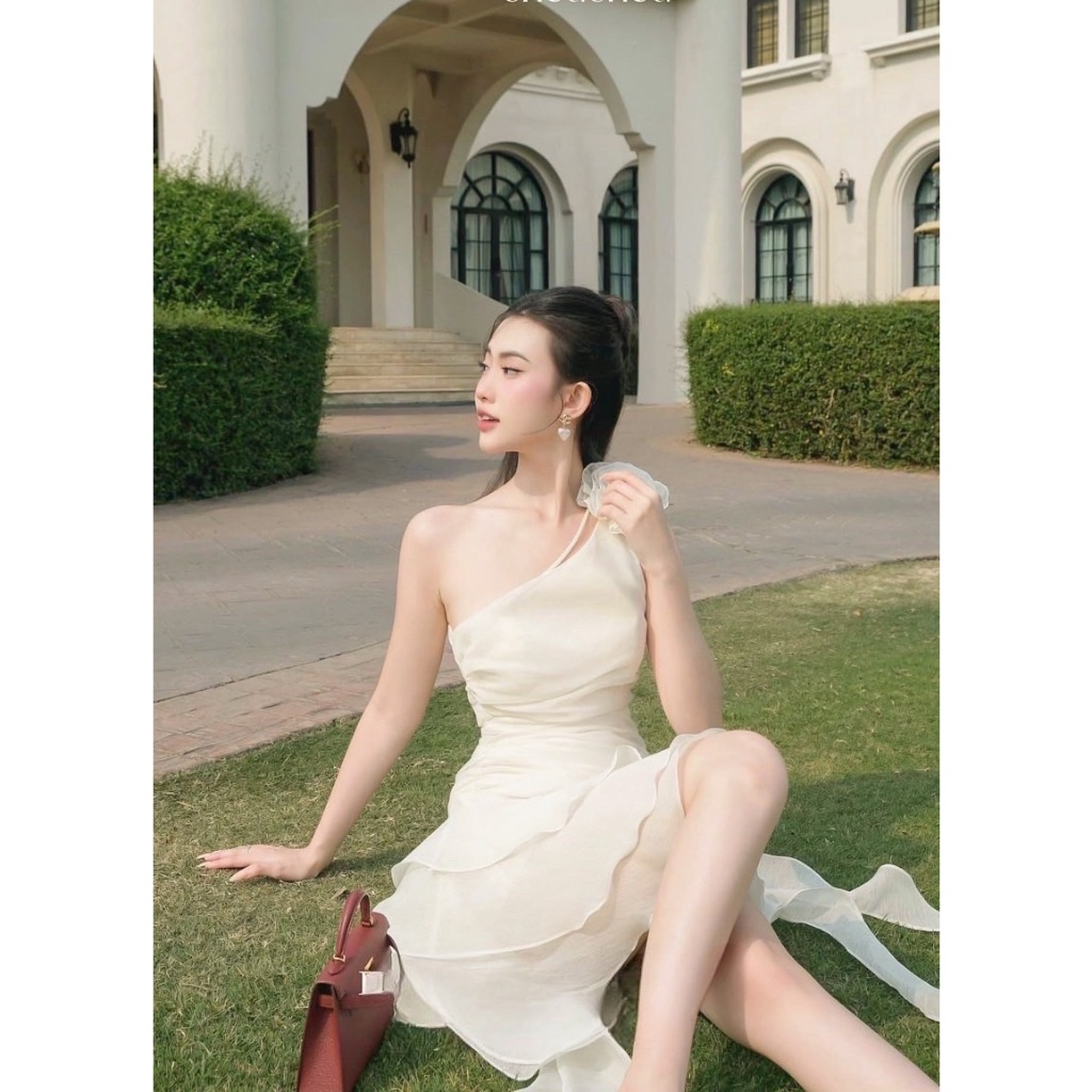 Đầm nữ chéo vai xinh xắn nhiều tầng Semina Dress | BigBuy360 - bigbuy360.vn