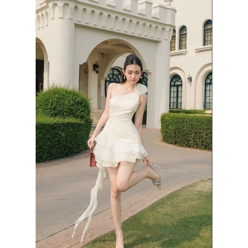 Đầm nữ chéo vai xinh xắn nhiều tầng Semina Dress | BigBuy360 - bigbuy360.vn