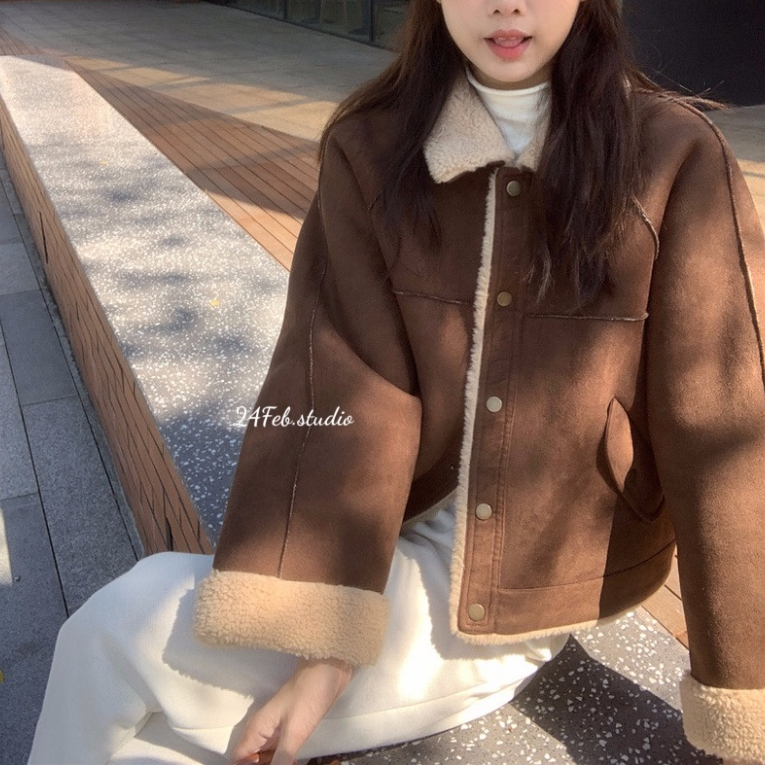 Áo khoác da lộn dáng lỡ trần lông cừu phong cách vintage Hàn Quốc 24Feb.Studio KAH22 | BigBuy360 - bigbuy360.vn