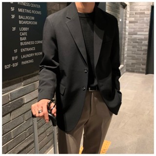 Áo khoác blazer nam form suông 2 cúc màu đen may 3 lớp độn vai đệm ngực có túi trong ngoài tặng combo cà vạt hộp đựng