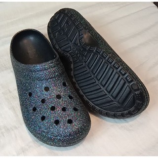 Crocs  tuyển chọn.
