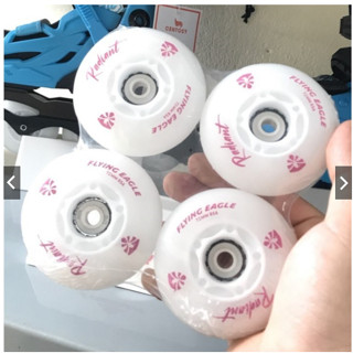 Bánh đèn cho giày trượt patin trẻ em Flying Eagle Lazers có nhiều màu cho bé lựa chọn