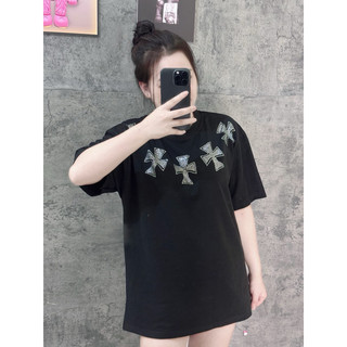 áo thun đính đá chữ thập vòng cổ