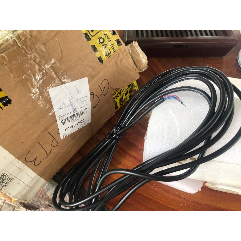 Dây nối tấm pin dùng cho đèn năng lượng mặt trời