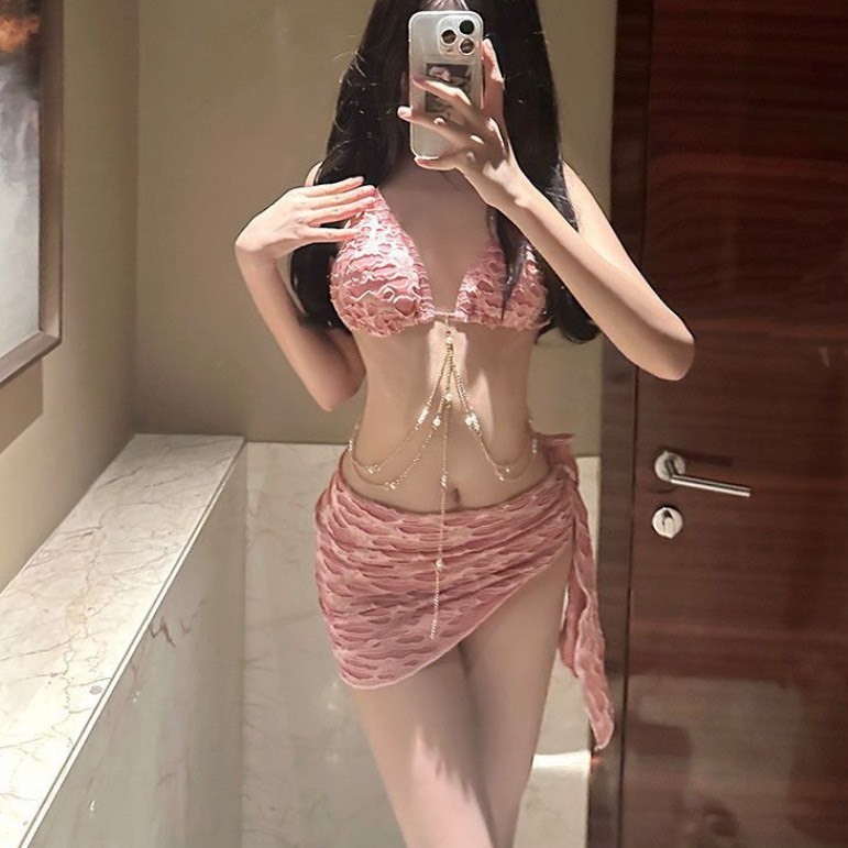 Set bikini hồng phối đá 3 mảnh